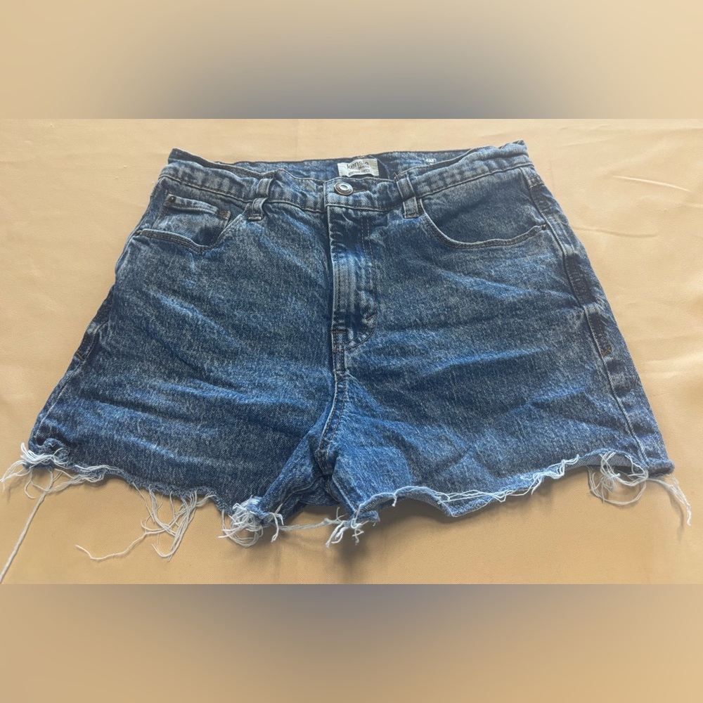 Kensie Jean Shorts Womens Sz 6 Distressed Frayed Hem Denim Wide Leg Mid‎ Rise